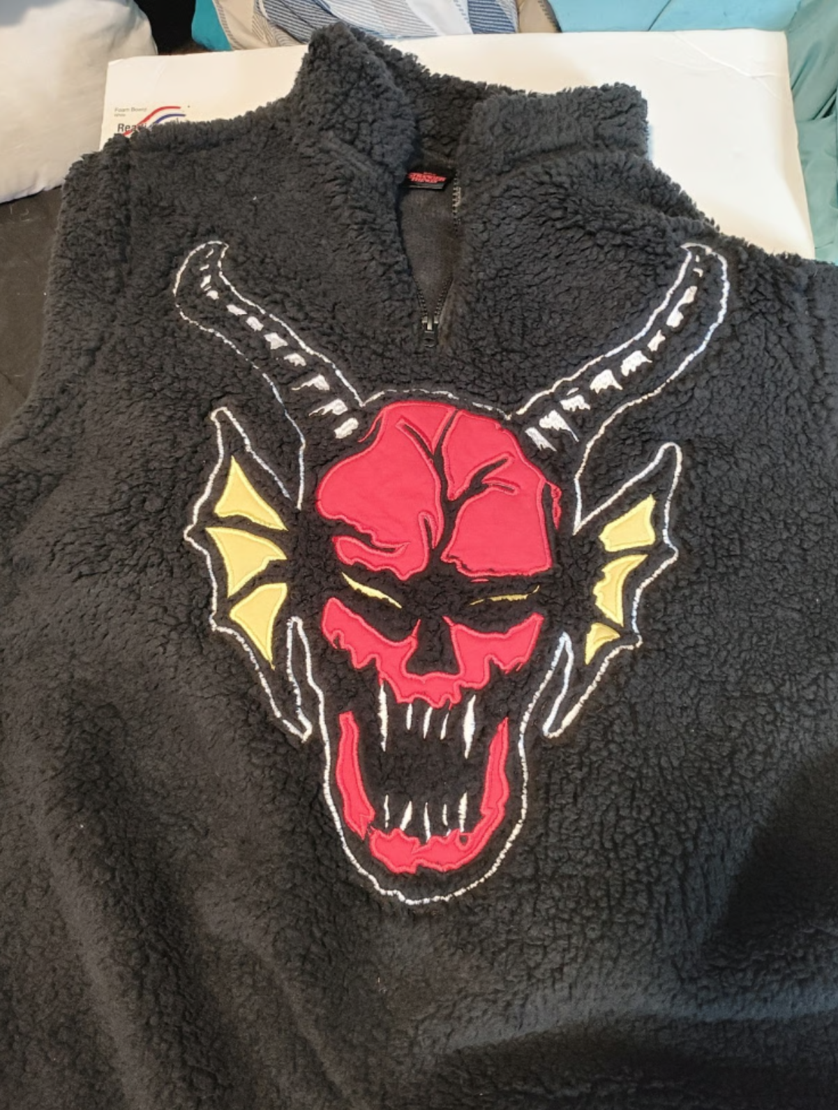 Stranger Things Hellfire Club Sherpa Fleece Quarter Zip Netflix Men's 2XL like new WITH TAGS NEVER WORN